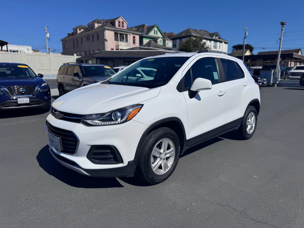 2021 Chevrolet Trax LT in Summit White — front three-quarter view