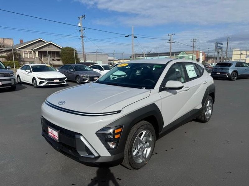 2026 Hyundai KONA SE in Cyber Gray Metallic — front three-quarter view